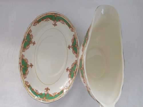 EXCELLENT CONDITION GRINDLEY SAUCE BOAT WITH UNDER PLATE