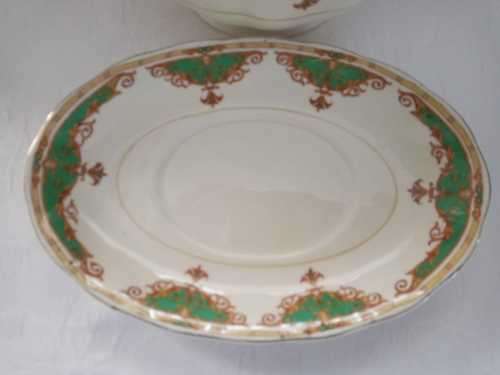 EXCELLENT CONDITION GRINDLEY SAUCE BOAT WITH UNDER PLATE