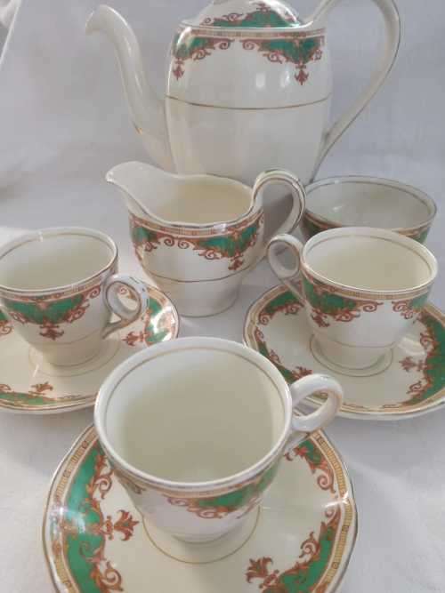 GRINDLEY CREAM PETAL COFFEE SET