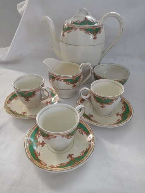 GRINDLEY CREAM PETAL COFFEE SET