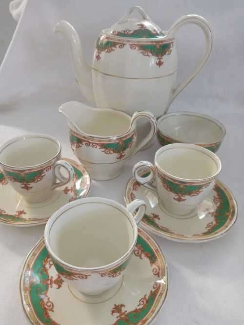 GRINDLEY CREAM PETAL COFFEE SET