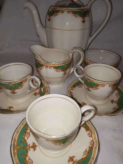 GRINDLEY CREAM PETAL COFFEE SET