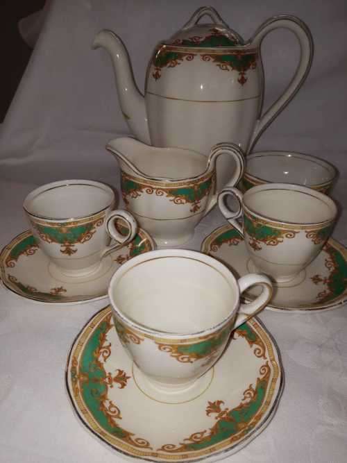 GRINDLEY CREAM PETAL COFFEE SET