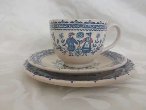 JOHNSON BROS HEARTS and FLOWERS TEA TRIO 4 available