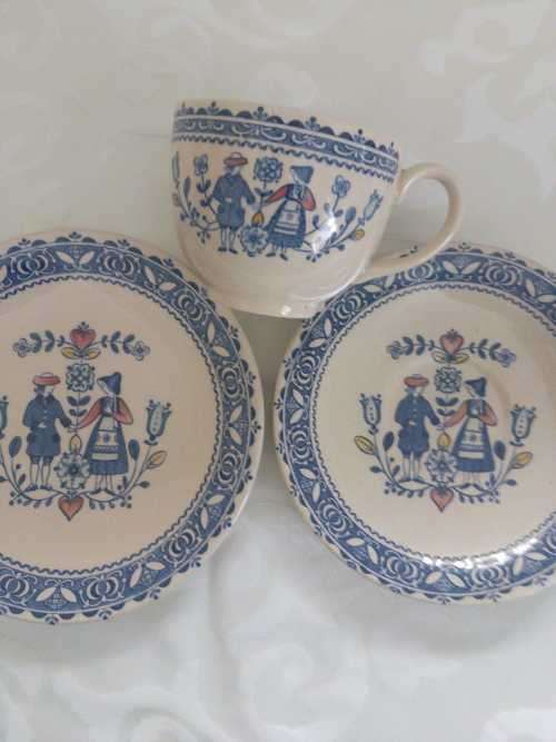 JOHNSON BROS HEARTS and FLOWERS TEA TRIO 4 available