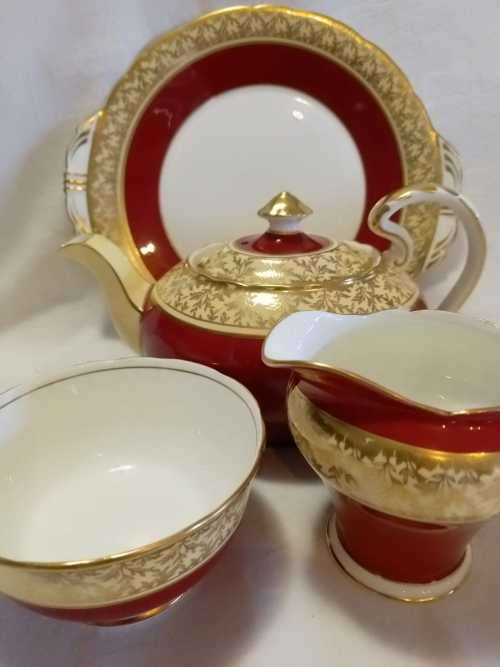 STUNNING,PERFECT  AYNSLEY TEAPOT, CREAMER , SUGAR BOWL AND CAKE PLATE