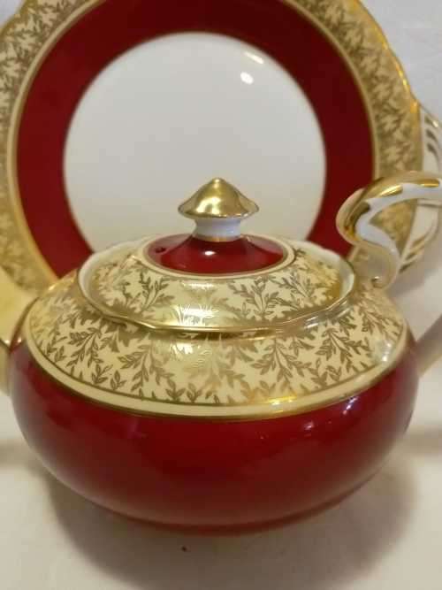 STUNNING,PERFECT  AYNSLEY TEAPOT, CREAMER , SUGAR BOWL AND CAKE PLATE