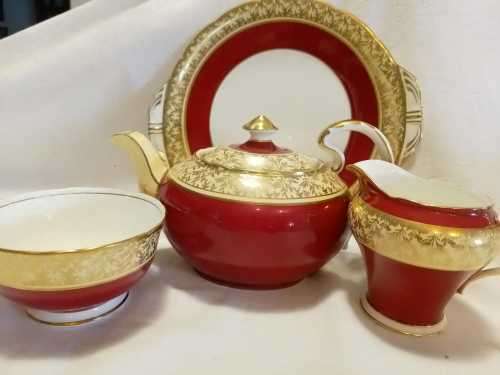 STUNNING,PERFECT  AYNSLEY TEAPOT, CREAMER , SUGAR BOWL AND CAKE PLATE