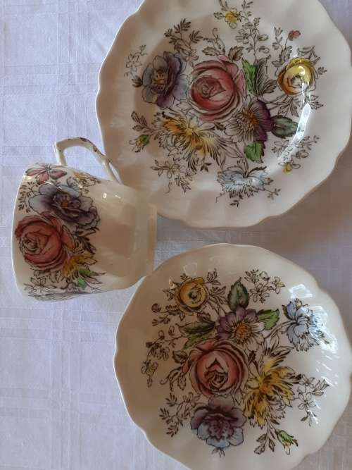 Sheraton JOHNSON BROS  TRIO (5 available)