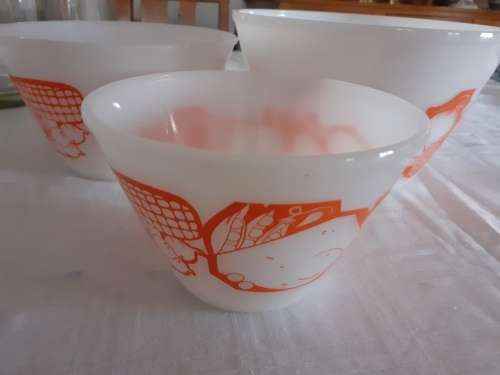4 MILK GLASS MIXING BOWLS FOR 1 BID
