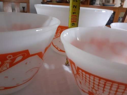 4 MILK GLASS MIXING BOWLS FOR 1 BID