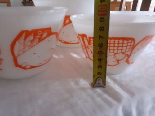 4 MILK GLASS MIXING BOWLS FOR 1 BID