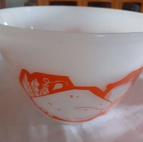 4 MILK GLASS MIXING BOWLS FOR 1 BID