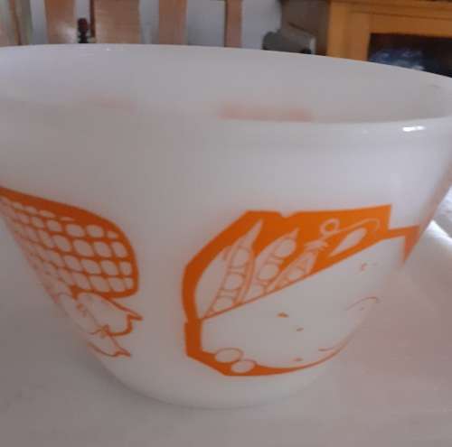 4 MILK GLASS MIXING BOWLS FOR 1 BID