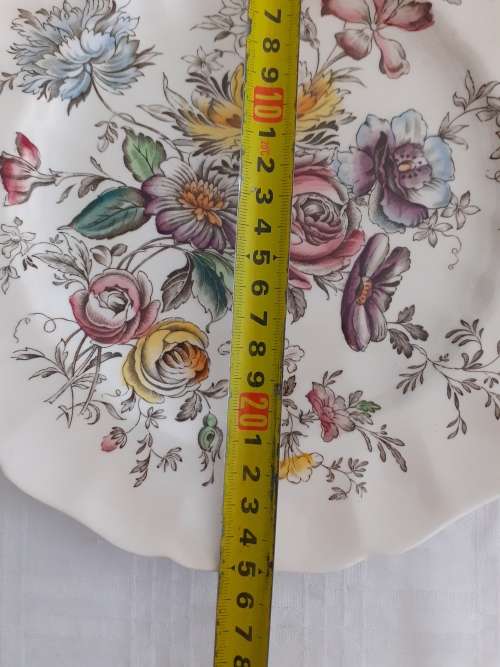 PERFECT SHERATON PATTERN DINNER PLATE 6 AVAILABLE BY JOHNSON BROS