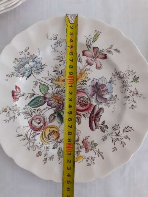 PERFECT SHERATON PATTERN DINNER PLATE 6 AVAILABLE BY JOHNSON BROS