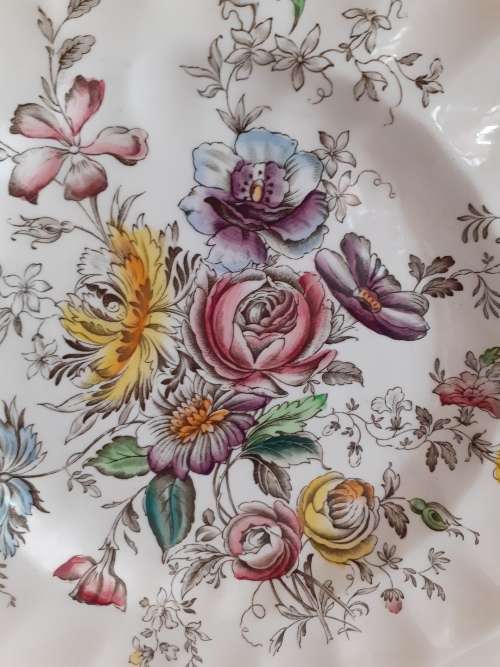 PERFECT SHERATON PATTERN DINNER PLATE 6 AVAILABLE BY JOHNSON BROS