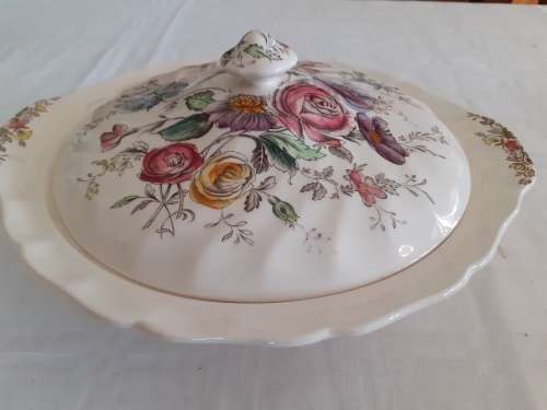 BEAUTIFUL SHERATON JOHNSON BROS TUREEN