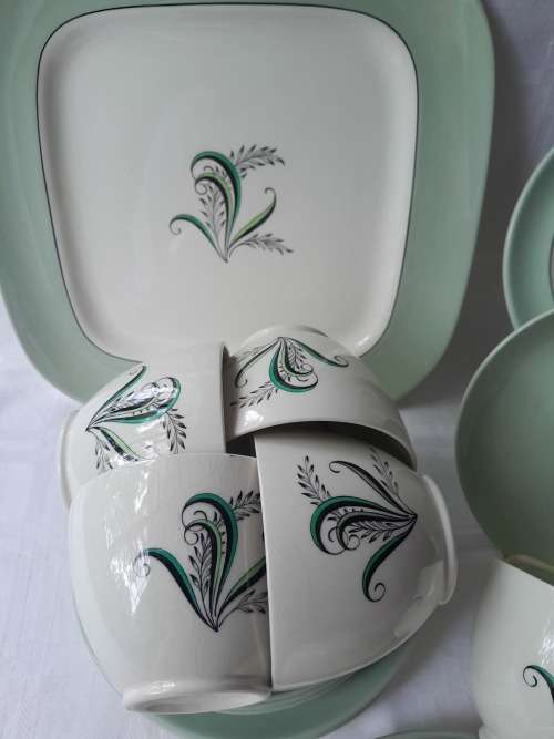 BEAUTIFUL COPELAND SPODE OLYMPUS 6 TEA TRIOS AND CAKE PLATTER