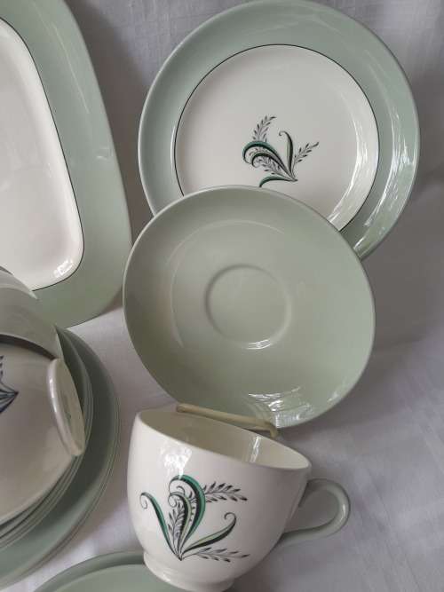 BEAUTIFUL COPELAND SPODE OLYMPUS 6 TEA TRIOS AND CAKE PLATTER