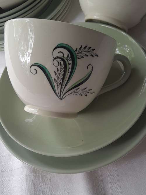BEAUTIFUL COPELAND SPODE OLYMPUS 6 TEA TRIOS AND CAKE PLATTER