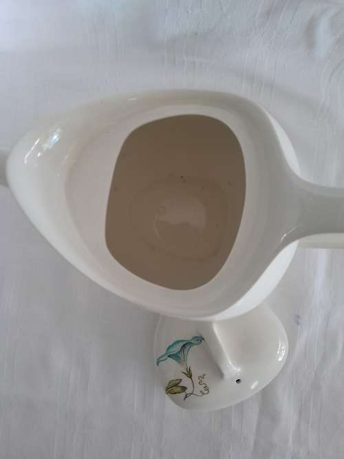 BEAUTIFUL MIDWINTER FASHION SHAPE TEAPOT