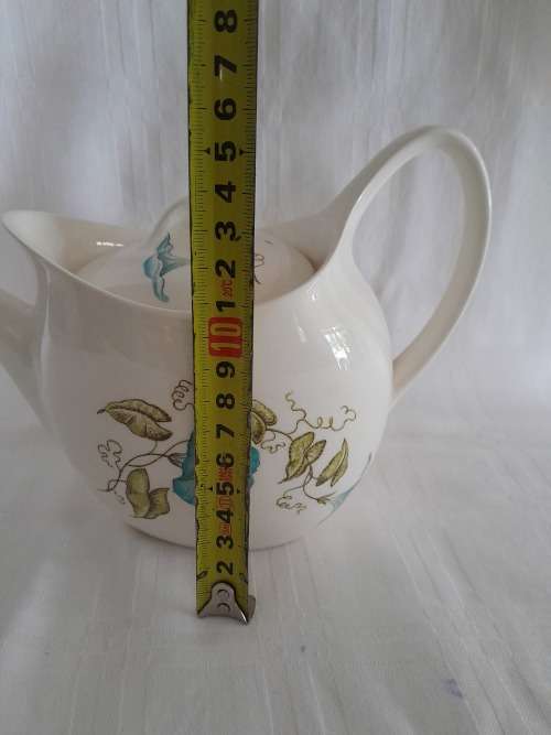 BEAUTIFUL MIDWINTER FASHION SHAPE TEAPOT