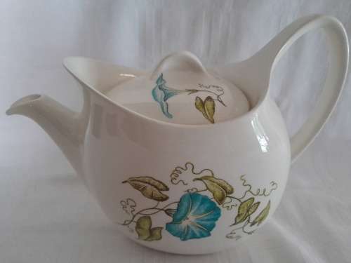 BEAUTIFUL MIDWINTER FASHION SHAPE TEAPOT