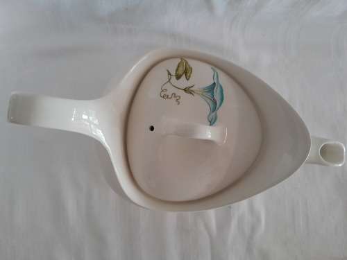 BEAUTIFUL MIDWINTER FASHION SHAPE TEAPOT