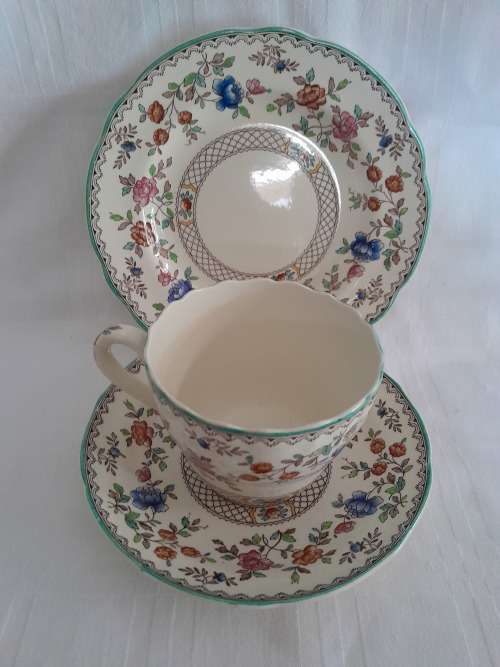PERFECT BEAUTIFUL SPODE AUDLEY ROYAL JASMINE TEA TRIO (3 available)
