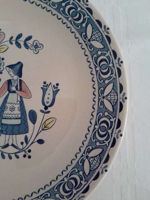 JOHNSON BROTHERS HEARTS and FLOWERS DINNER PLATE (6 available)