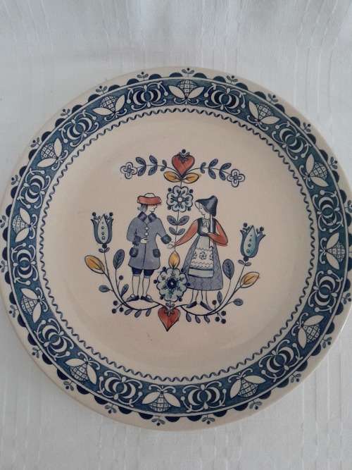 BEAUTIFUL AND PERFECT JOHNSON BROTHERS HEARTS AND FLOWERS FISH PLATE (6 available)