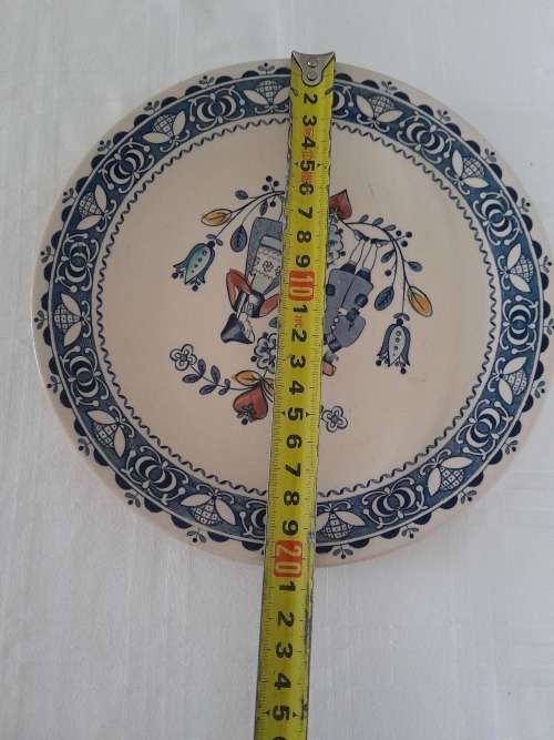 BEAUTIFUL AND PERFECT JOHNSON BROTHERS HEARTS AND FLOWERS FISH PLATE (6 available)
