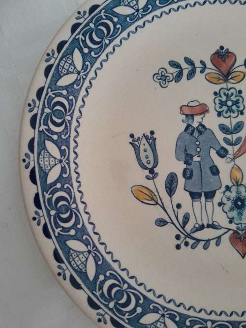 BEAUTIFUL AND PERFECT JOHNSON BROTHERS HEARTS AND FLOWERS FISH PLATE (6 available)