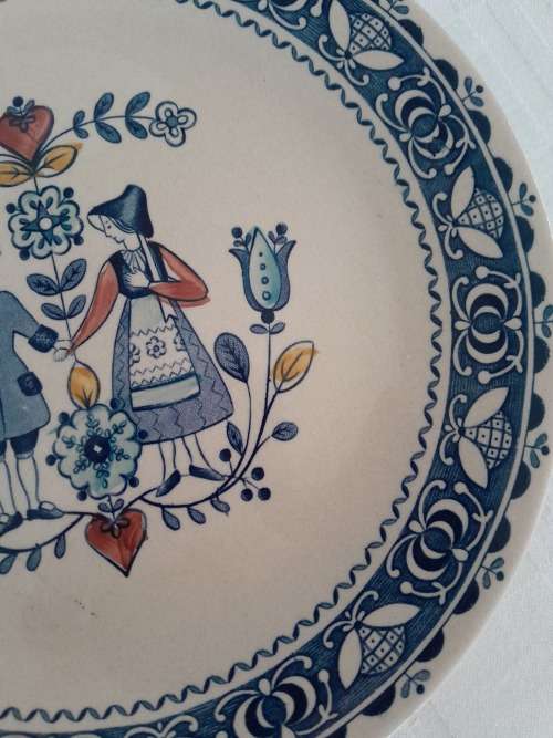 BEAUTIFUL AND PERFECT JOHNSON BROTHERS HEARTS AND FLOWERS FISH PLATE (6 available)
