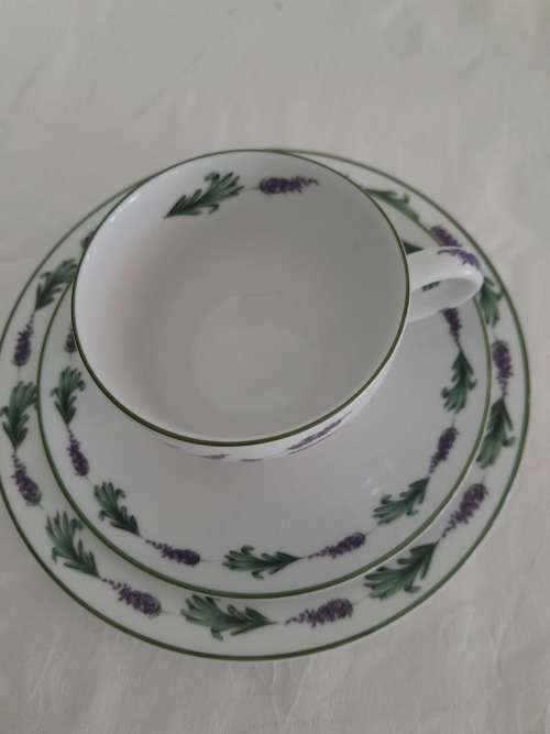 BEAUTIFUL NEW WIESENTHAL LAVENDER TEA TRIO