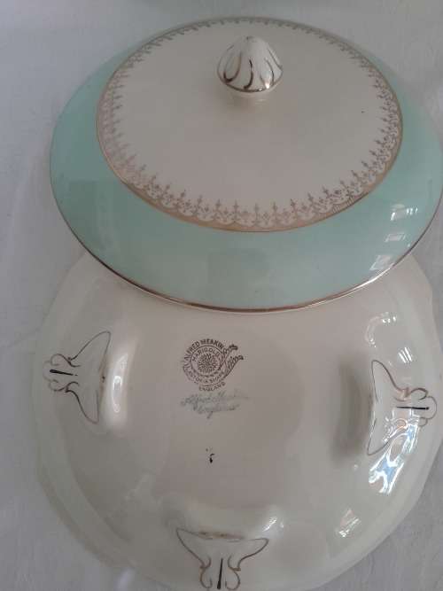 VERY OLD, BEAUTIFUL MARIGOLD MEAKIN TUREEN