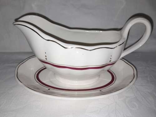 PERFECT CREAM PETAL GRINDLEY SAUCE BOAT WITH SAUCER