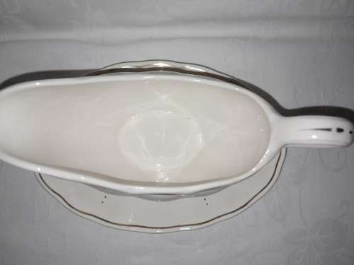 PERFECT CREAM PETAL GRINDLEY SAUCE BOAT WITH SAUCER