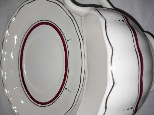 PERFECT CREAM PETAL GRINDLEY SAUCE BOAT WITH SAUCER