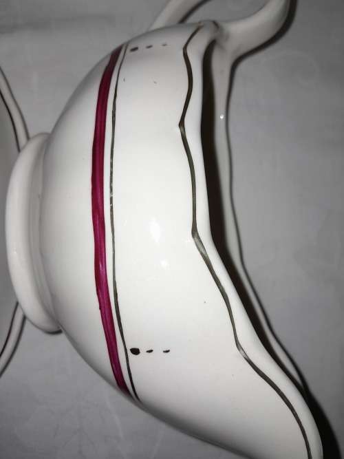 PERFECT CREAM PETAL GRINDLEY SAUCE BOAT WITH SAUCER