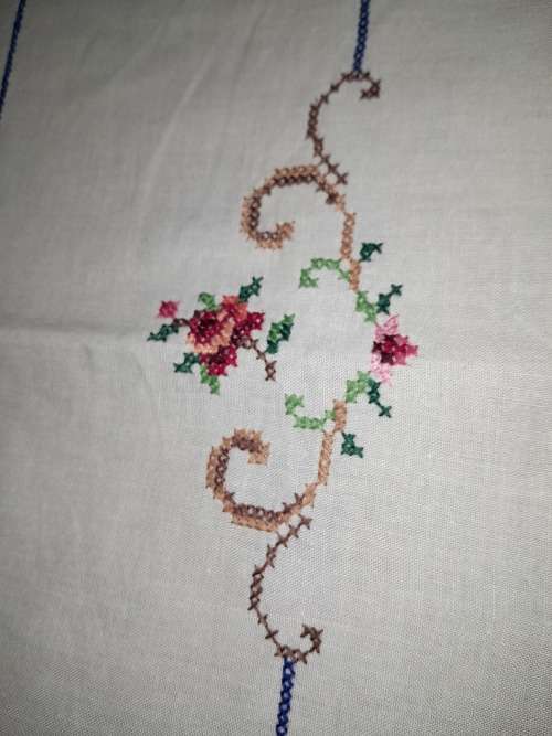 STUNNING SQUARE Hand EMBROIDERED TABLECLOTH 104CM