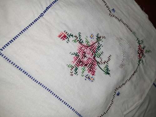 STUNNING SQUARE Hand EMBROIDERED TABLECLOTH 104CM