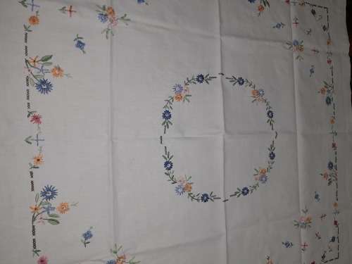 BEAUTIFUL HAND EMBROIDERED SQUARE HEAVY COTTON TABLECLOTH 90CM