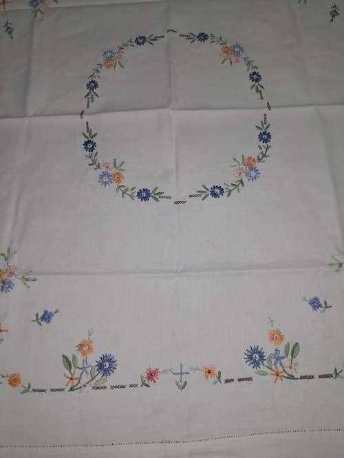 BEAUTIFUL HAND EMBROIDERED SQUARE HEAVY COTTON TABLECLOTH 90CM