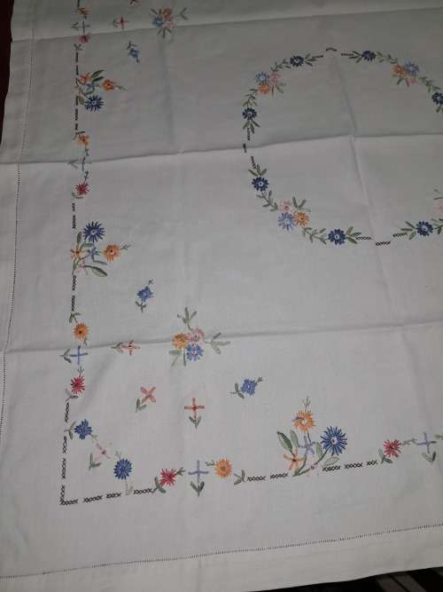 BEAUTIFUL HAND EMBROIDERED SQUARE HEAVY COTTON TABLECLOTH 90CM