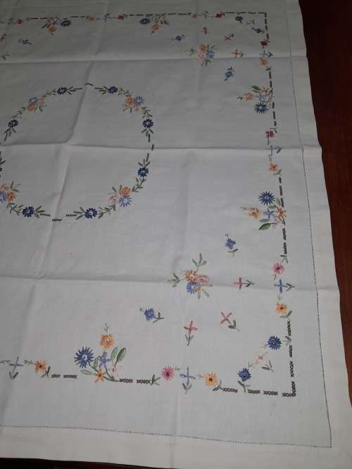 BEAUTIFUL HAND EMBROIDERED SQUARE HEAVY COTTON TABLECLOTH 90CM
