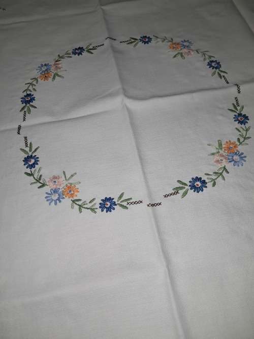 BEAUTIFUL HAND EMBROIDERED SQUARE HEAVY COTTON TABLECLOTH 90CM