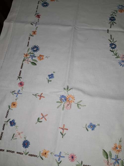 BEAUTIFUL HAND EMBROIDERED SQUARE HEAVY COTTON TABLECLOTH 90CM