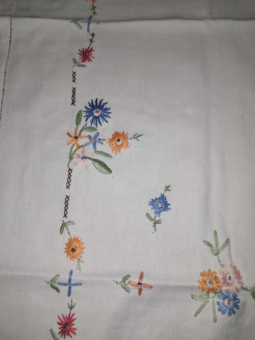 BEAUTIFUL HAND EMBROIDERED SQUARE HEAVY COTTON TABLECLOTH 90CM